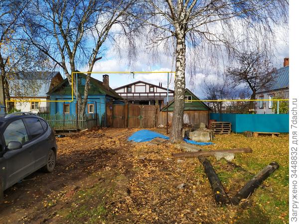 Вид на участок с проезжей части