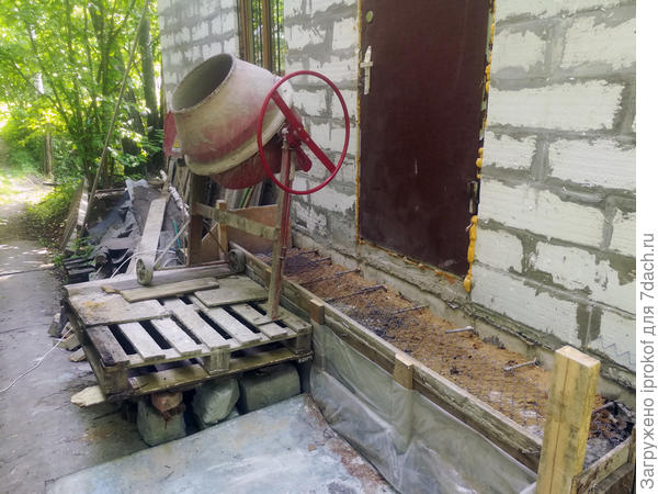 Бетономешалка приехала.