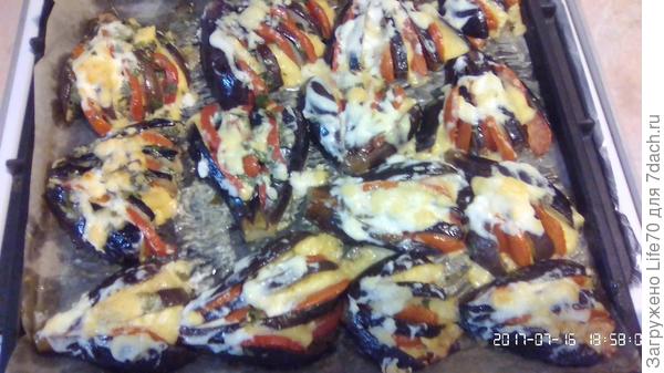 Только приготовленные баклажаны