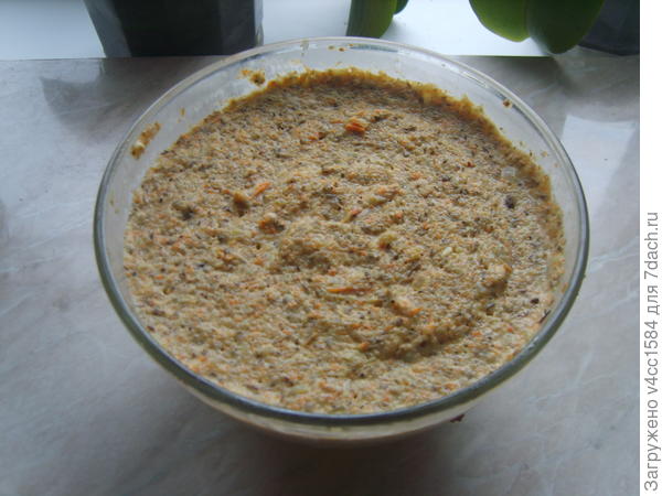 ПАШТЕТ, так же мажим на хлеб, при желании можно перед этим хлеб слегда намазать майонезом, для остроты.