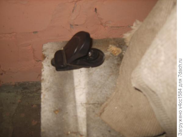 в каждом помещении по 2-3 шт.