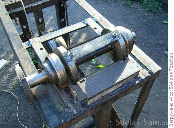 дробят не зубья пилы, а затачивается другая сторона.