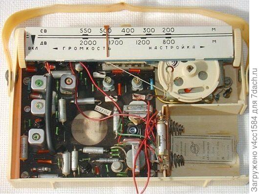 Приемник Альпинист, диод Д2Е стоит в нижнем левом углу.