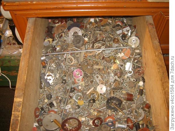 И так могу долго, они везде у меня...