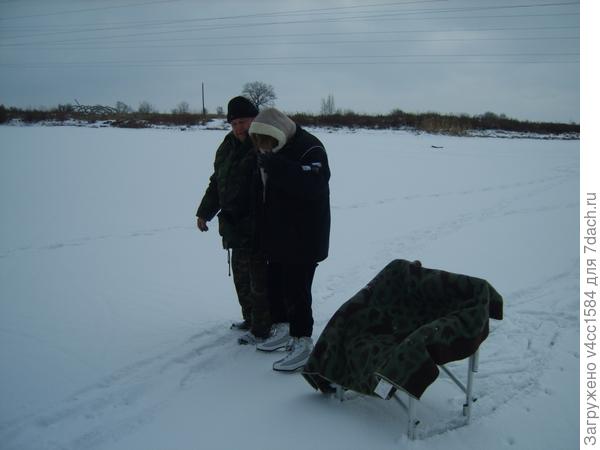 Первые шаги на коньках нашей Маруси