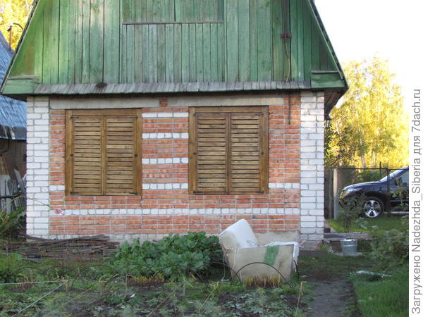 Муж тоже старается - вот какие ставни смастерил!