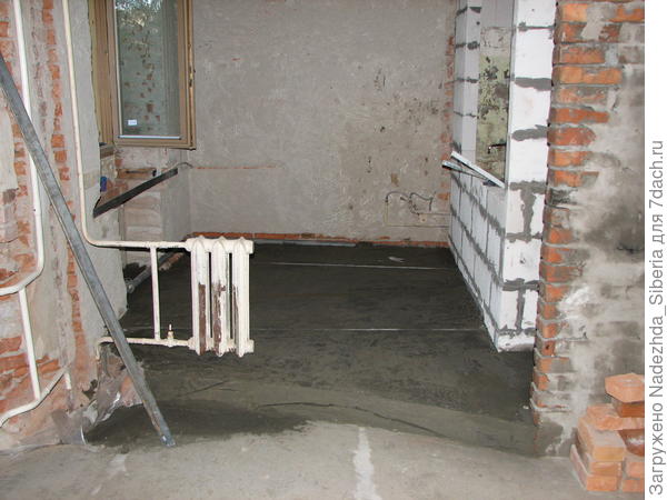 Устройство стяжки в кухонной зоне...