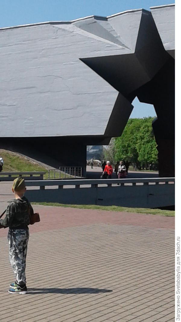 крепость пустынна.