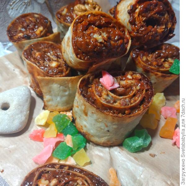 Достаю, остужаю и угощаю.