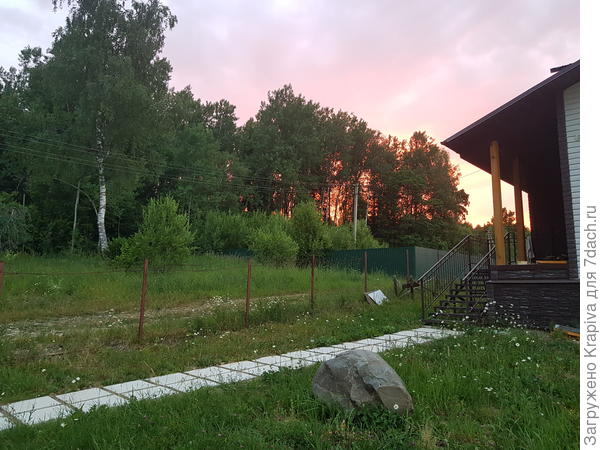 вид на запад с тем самым валуном