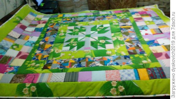 Одеяло на заказ.Давно обещала,вот и нашла время в  межсезонье.