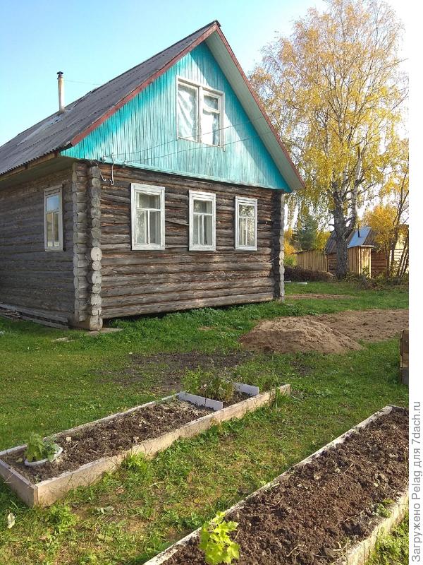 Грядки перед домом