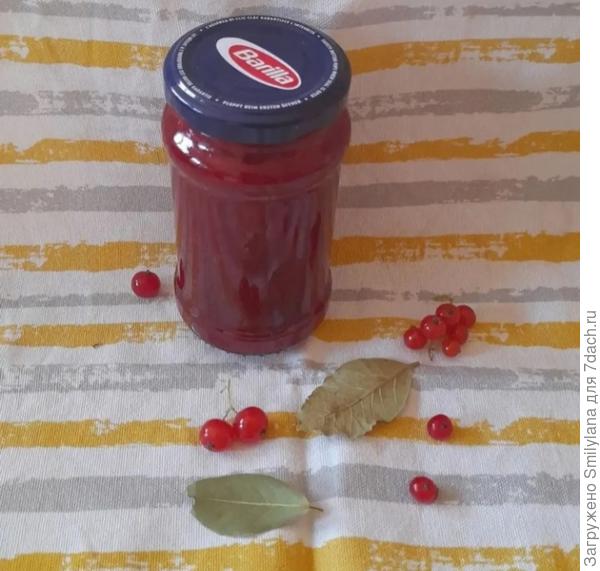 Смородина с лаврушкой
