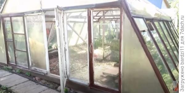 начала ремонтировать теплицу