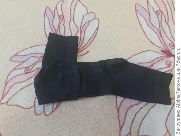 Сгибаем нижнюю половинку носка вверх