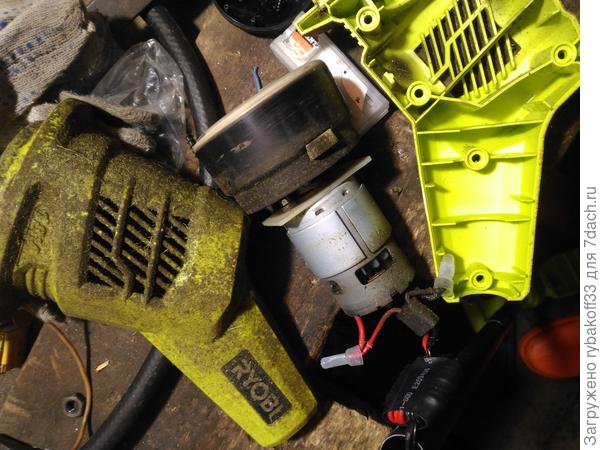 Мусора внутри после сезона не так уж и много