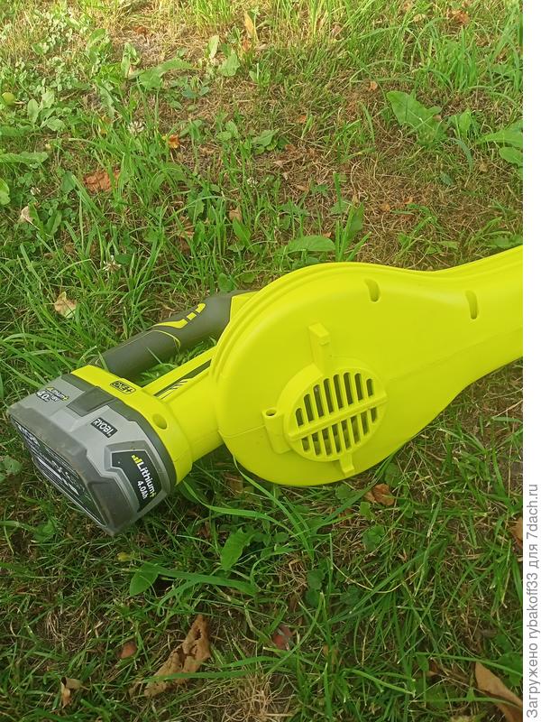 Забор воздуха происходит через нижнее сопло