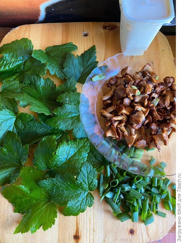 Жареные пирожки с картофелем и лисичками. Пошаговый рецепт с фото () Жареные пирожки с картофелем и лисичками. Пошаговый рецепт с фото