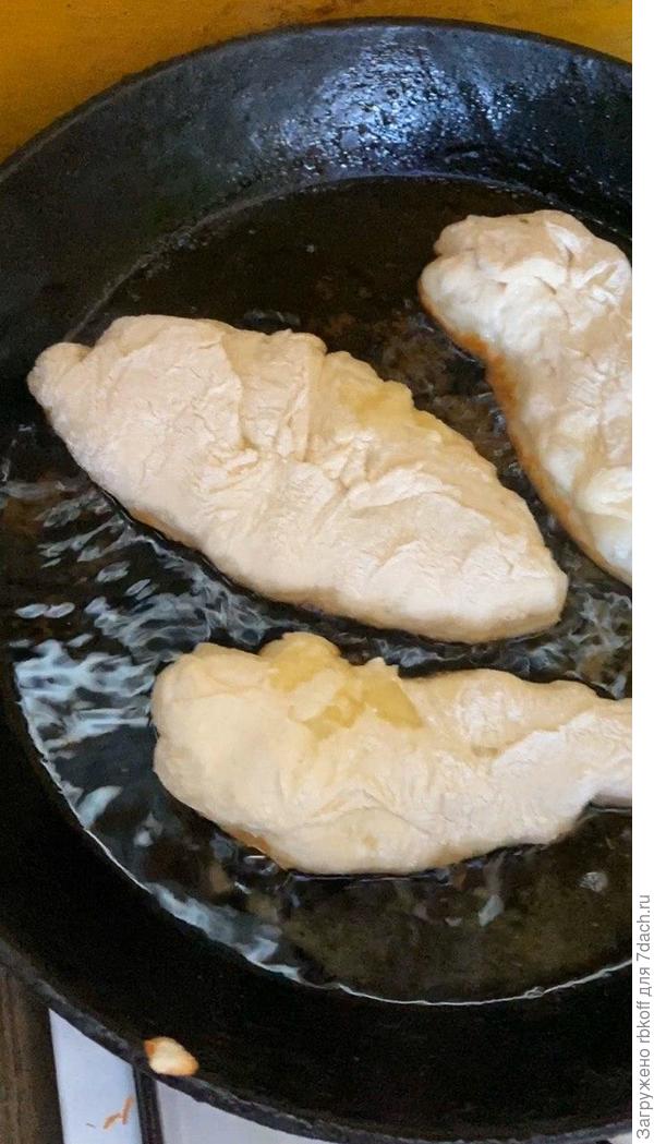 Жареные пирожки с картофелем и лисичками. Пошаговый рецепт с фото () Жареные пирожки с картофелем и лисичками. Пошаговый рецепт с фото