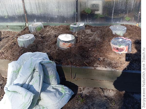 Крышки пришпилила электродами