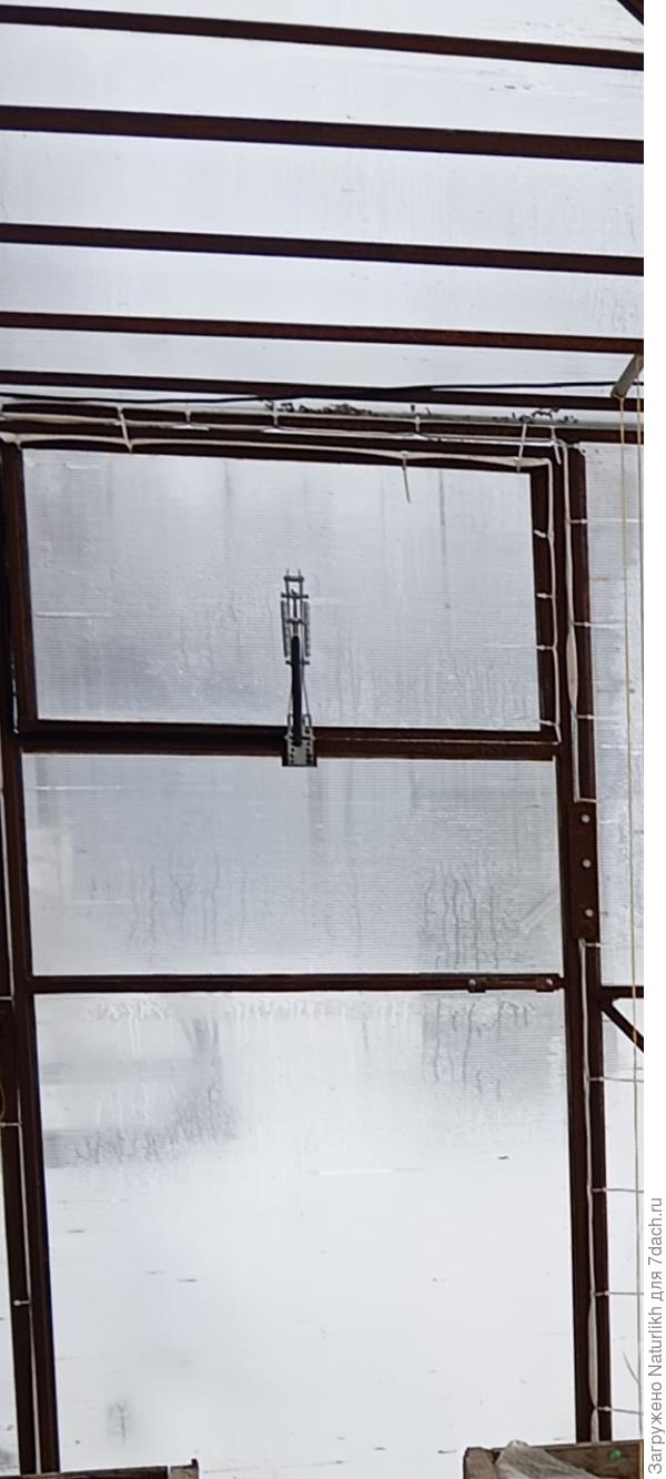 Щели разные, тут какой тг вспененный уплотнитель