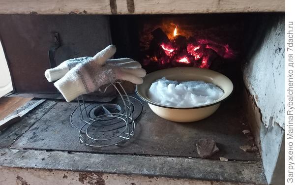 Добываем воду из снега