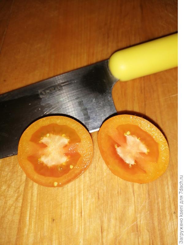 Разрез томата