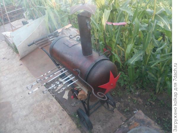 Этот паровоз сделан из ненужного газового балона