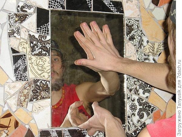 Процесс приляпывания зеркала-))