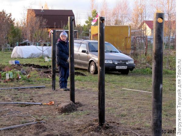 16 октября сваи установлены.
