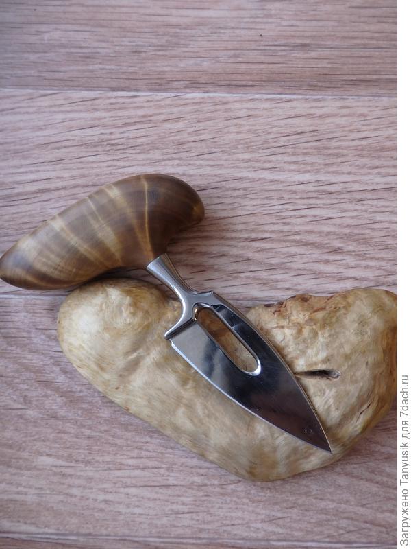 Забыла, как называется сей нож. Если не ошибаюсь, используется у американских морпехов.