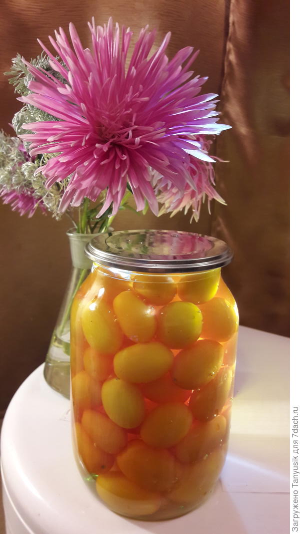 Несколько баночек закатала