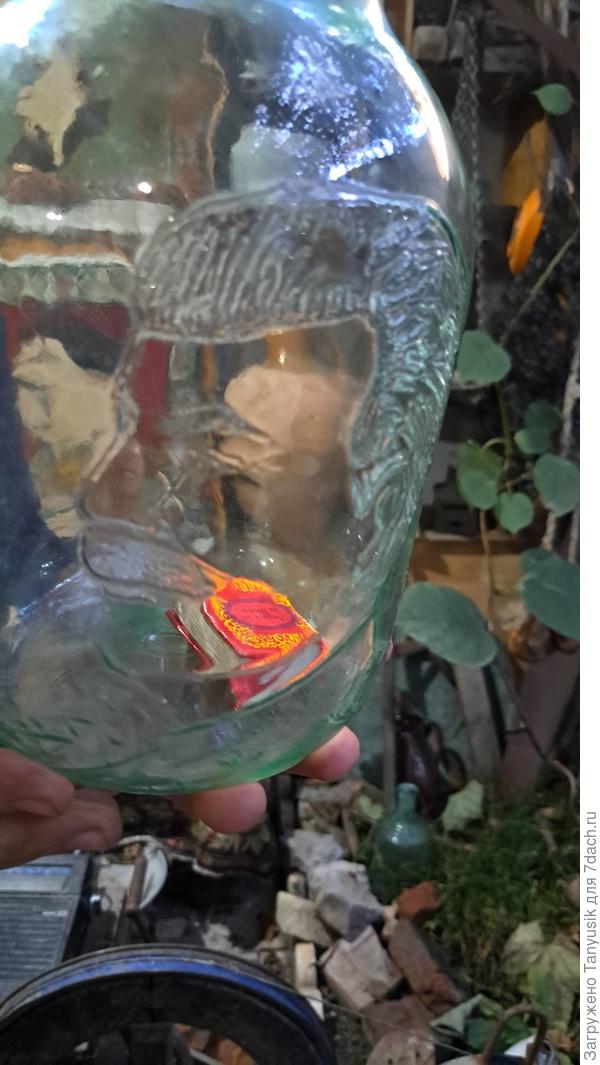 Если приглядеться, можно увидеть профиль Сталина