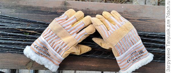 Я работаю в таких перчатках.