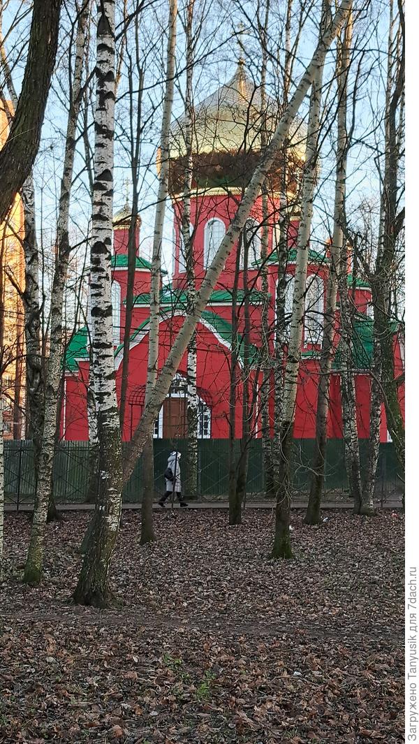 Церковь недавно построили