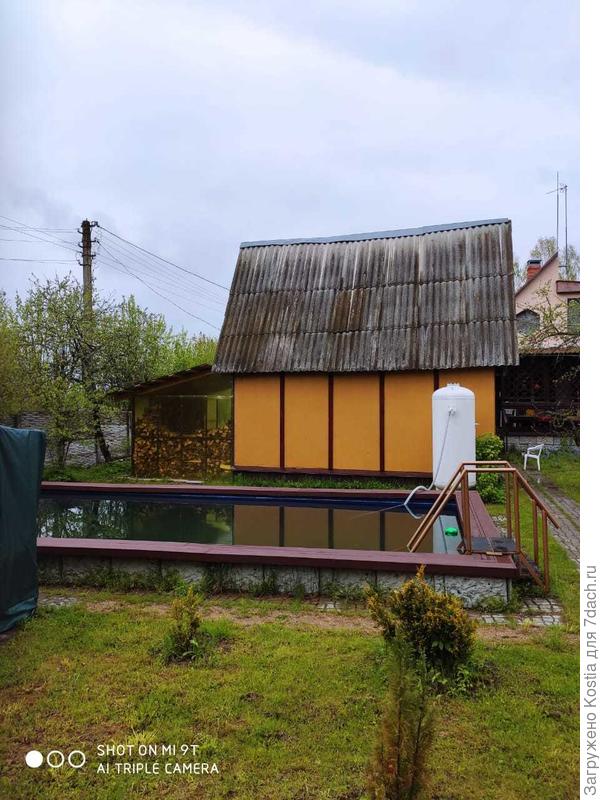 Дом и бассейн