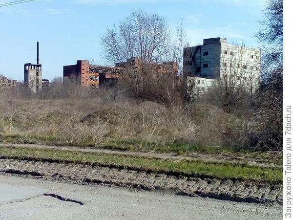 Те же здания с другого ракурса