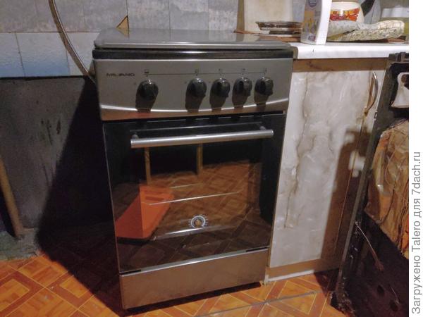 Подключили печку)) Вокруг, конечно, полная разруха, но на досуге всё приберу и расставлю по местам