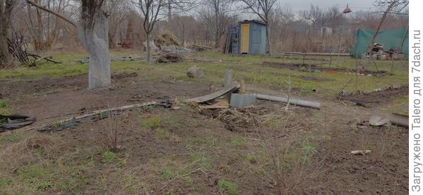 Яма всё оседает, никак её не сравняю окончательно