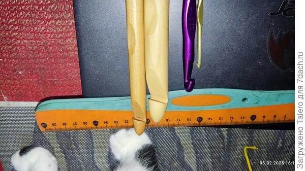 А ко мне крючки приехали!