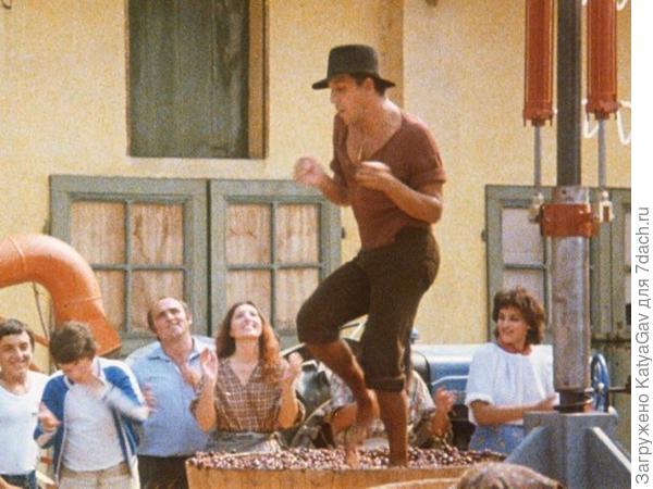 В голову назойливо лезет именно это :) Фото из интернета