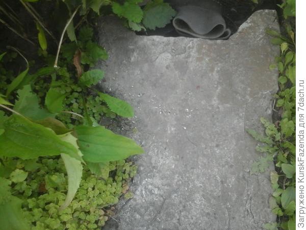 из таких блоков (целых и их частей) выложен фундамент