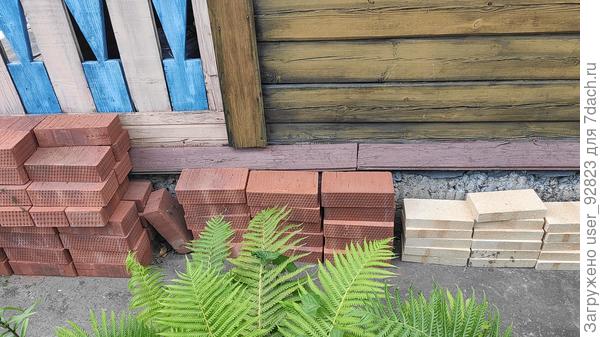 Столько кирпича