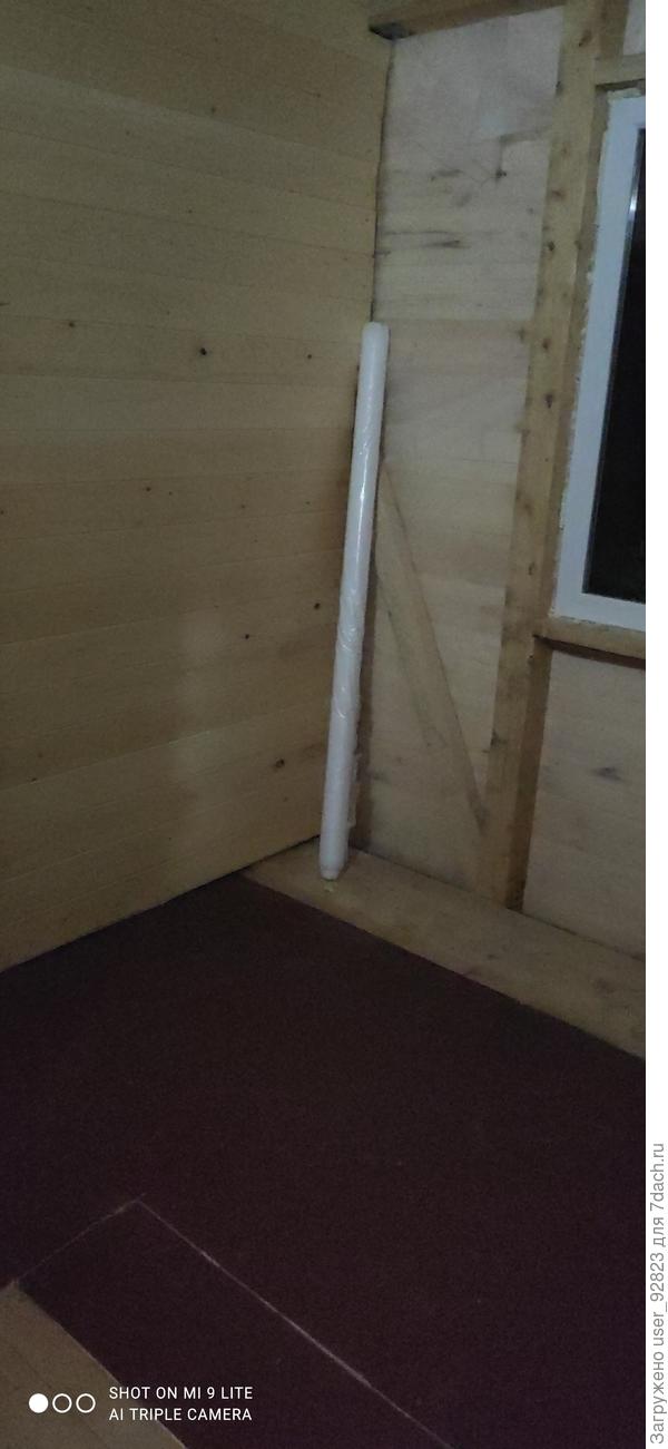 Решили сделать люк(не пропадать же месту под полом))