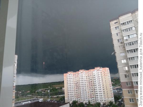Надвигается вторая волна шторма