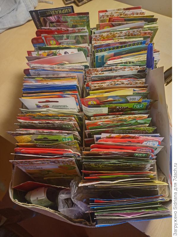 У мужа уже глаз дёргается глядя на мою коробочку