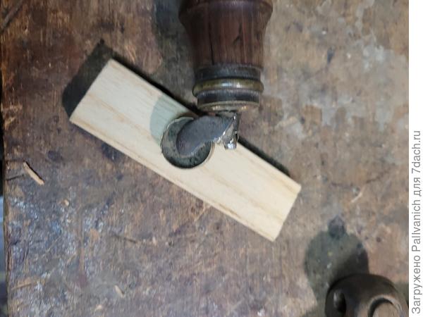 Колесики снизу совсем плохие