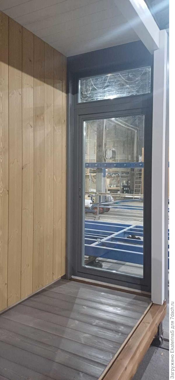 входная дверь - с остеклением (нет, я не боюсь))