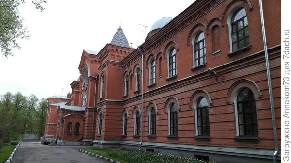 Фото из гугла. Тоже кстати богадельня, но красивая.