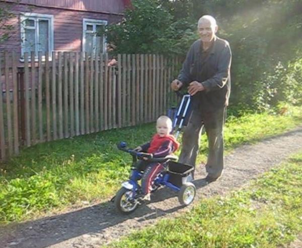 Дедушка и правнук